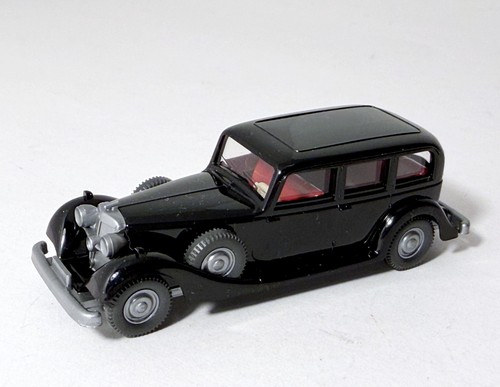 Horch 850 schwarz mit roter