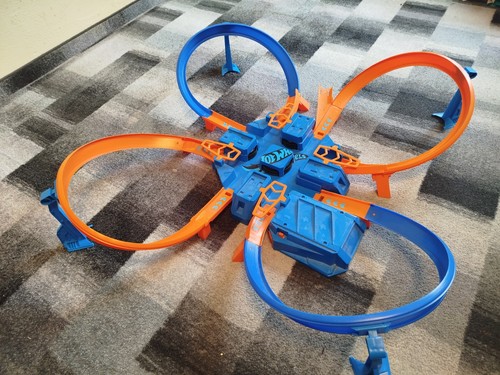 Hot wheels criss cross - cross, crash
