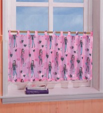 Kinderzimmer Scheibengardine