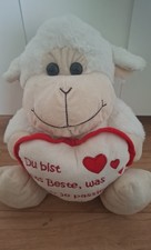 Schaf Mit Aufgenähtem Herz In