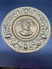 Wandteller Reliefteller