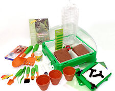 Kinder experimentieren im Mini