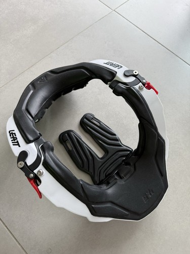 Neck brace leatt - neck,