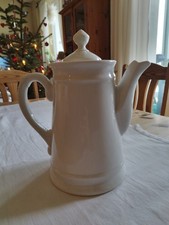 alte weiße Teekanne
