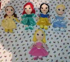 Disney Princess Prinzessin Stoffpuppe Plüsch Kuscheltier Belle Arielle Aurora