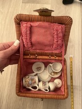 Picknickkorb Miniatur Porzellan