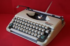 Vintage Olympia Splendid66 w case working well