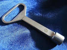 8mm Dreikantschlüssel