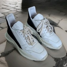 Sneakers Gr. 44 (43,5)