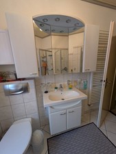 Badmöbelset (Markenware: Hängeschränke, Spiegelschrank, Waschtisch, Unterschrank