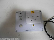 FERNSCHALTKASTEN OVERRIDE/TRIP AKTIV RELAIS Spannungsaufbereitereinheit 