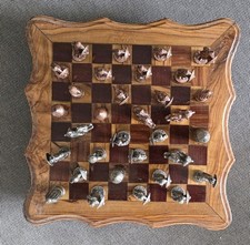 SCHACHBRETT OLIVENHOLZ MIT METALLFIGUREN & SCHUBLADEN - SCHACHSET 30 X 6 X 30 CM