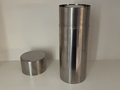 Arne jacobsen cocktail shaker - cocktail,