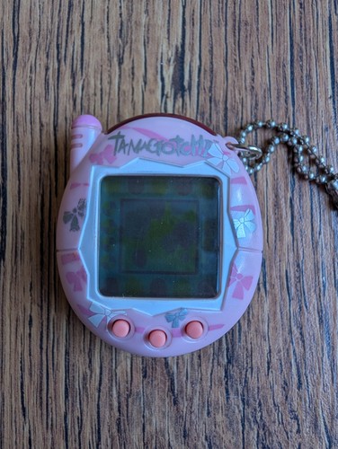 Tamagotchi connection pink - v3,