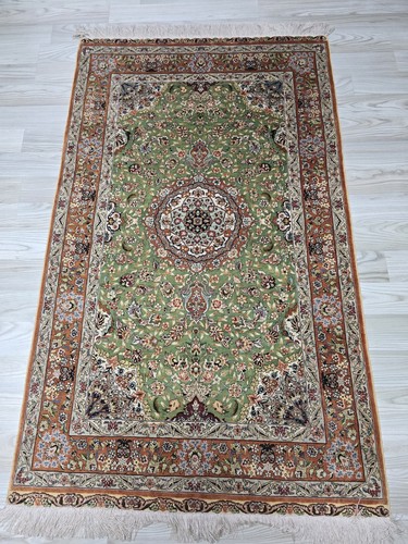 Feiner handgeknüpfter hereke - ,