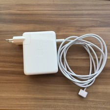Apple 140 W USB-C MagSafe 3