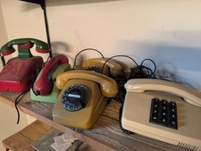 Konvolut alte Telefone –