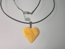 Bernstein  Herz aus Wertvollen