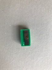  Kunststoff  Bleistift Anspitzer Spitzer grün  alt gebraucht