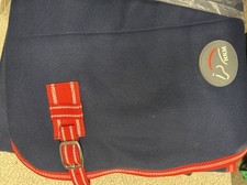 Abschwitzdecke mit Kreuzgurt