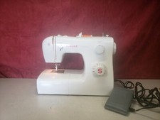 Singer Tradition 2250 Sewing