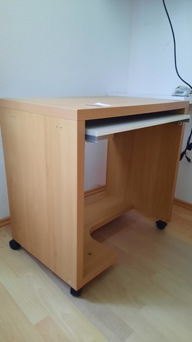 Schreibtisch mit ausziehbarer