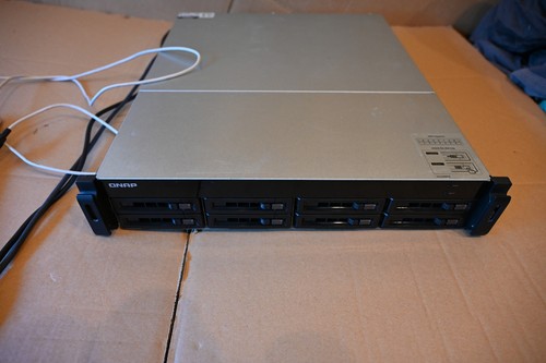Qnap ec879u 19 intel - qnap, 19"