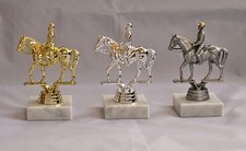 Pokal DRESSURREITEN, PFERD   - in drei Farben-   ++inkl. Ihrer Gravur++