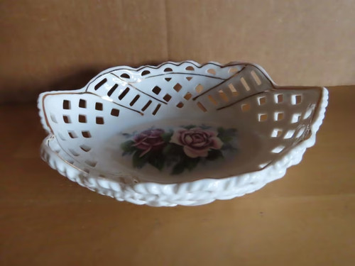 Kleine zierschale mit rosen - kleine,