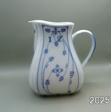 Porzellan Milchkrug  1000 ml.  Serie " Indisch Blau " ( Strohmuster ) Winterling
