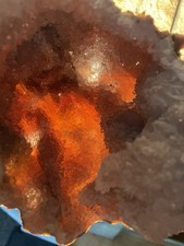 Calcit Druse Geode Rötlich Leuchtend