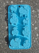 Silikonform Gießform Schafe  -  8 Loch -  Raysin Keraflott Gips