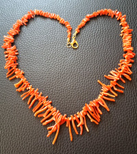 Vintage wunderschönes Ast Korallen Collier in rot Halskette TOP