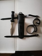 großes stabiles Tauchmesser, Befestigung mit Beinholster, Farbe Schwarz