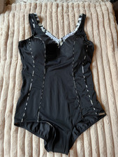 Sunmarin ~ Badeanzug ~ Größe