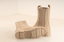High Chelsea Boots -