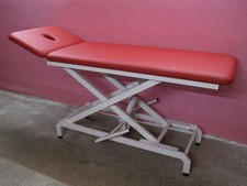 Behandlungsliege Therapieliege Massageliege hydraulisch Ausstellungsstück 