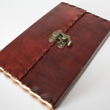 Lederbuch mit Bügel Schloss