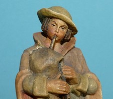 Antike Krippenfigur Holz Hirtenjunge Schäfer mit Dudelsack sehr alt