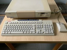 Amiga 1000 mit Tastatur und Maus