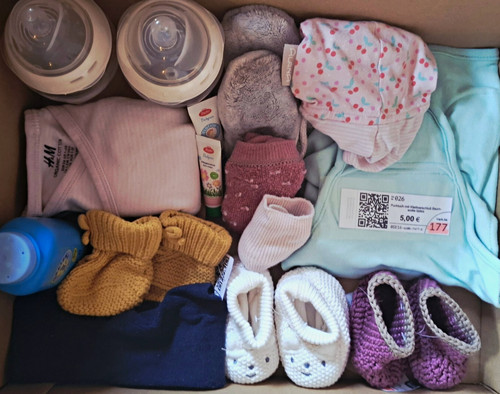 Babykleidung/-Zubehör