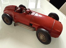 JNF, roter Mercedes Benz W196