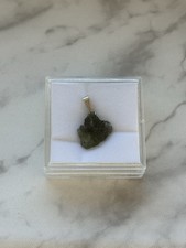 Natürlicher Moldavit Rohstein