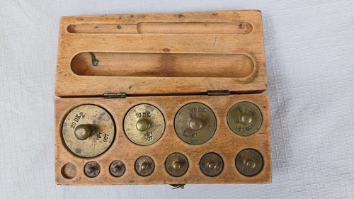 Alte antike gewichte aus - alte,