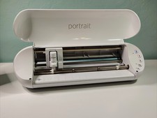 Silhouette Portrait 3 Die