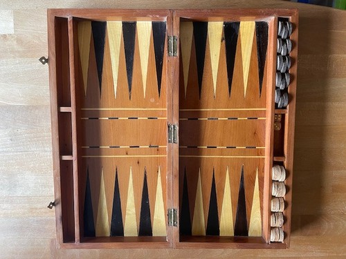 Backgammon aus
