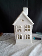 Winterhaus/neu/Weihnachtshaus/weiße Keramik/LED/batteriebetrieben
