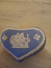 Vintage Wedgwood Hellblau Jasperware Schmuckkästchen in Herzform
