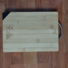 Schneidebrett - Servierbrett-  Tranchierbrett  aus Bambus. Maße 25 x 17  x 2 cm 