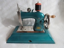 Alte Kindernähmaschine -